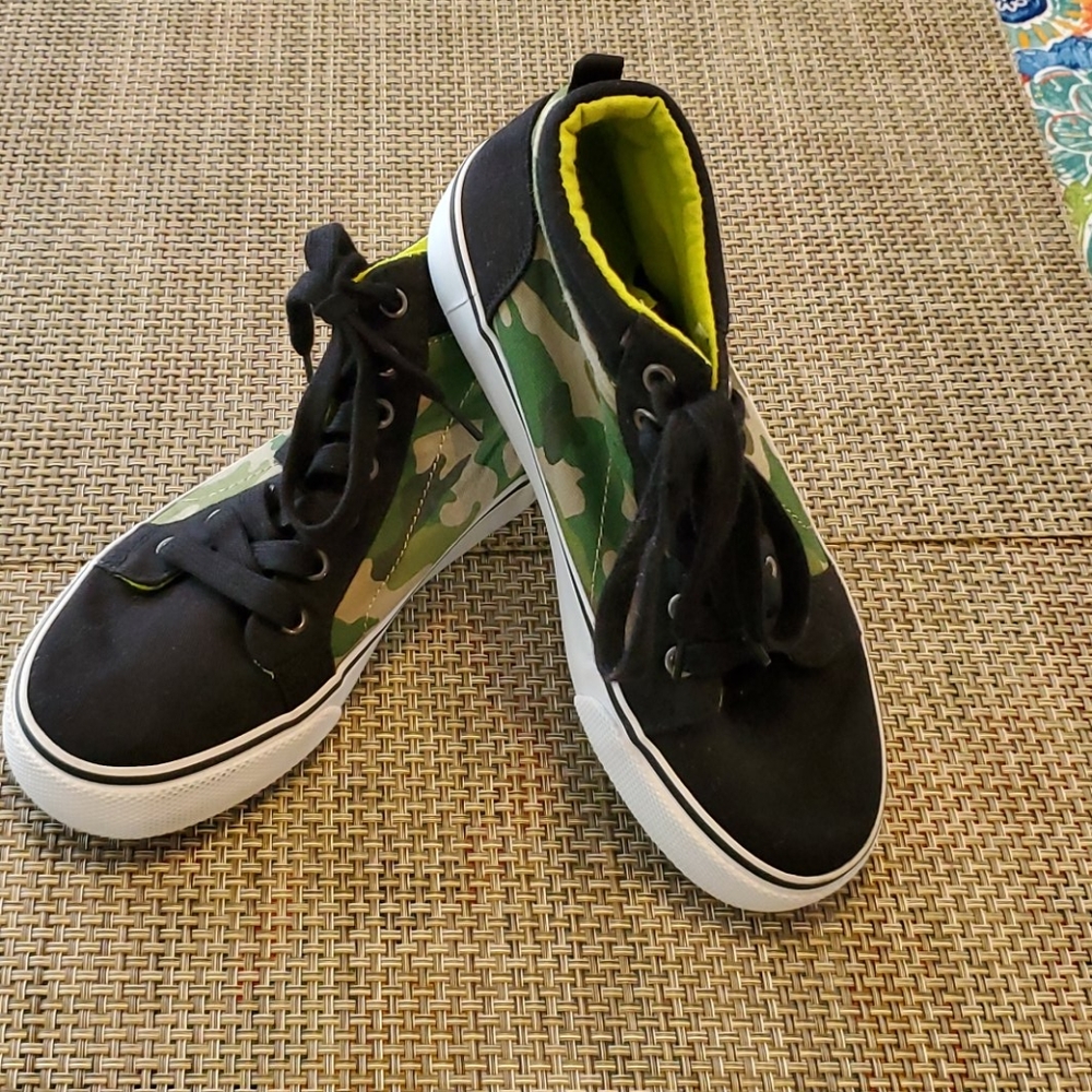 Old Navy Shoes NWOT